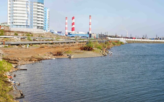 Детям до 12 лет запретили купаться в водоёмах региона без взрослых