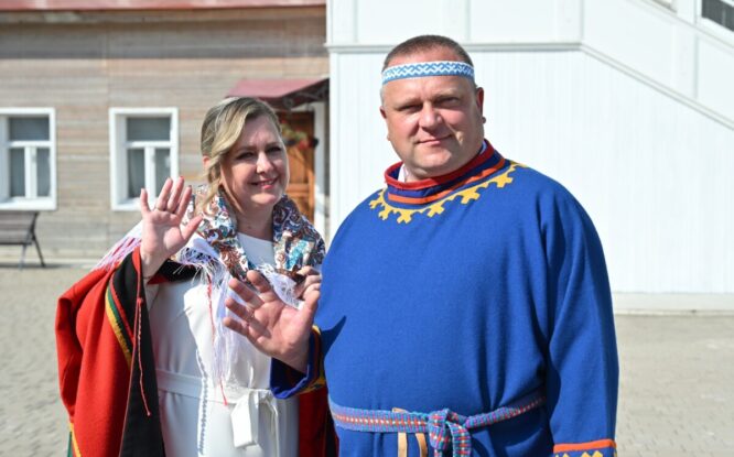Сотрудники Таймырского краеведческого музея провели для молодожёнов самодийский свадебный обряд