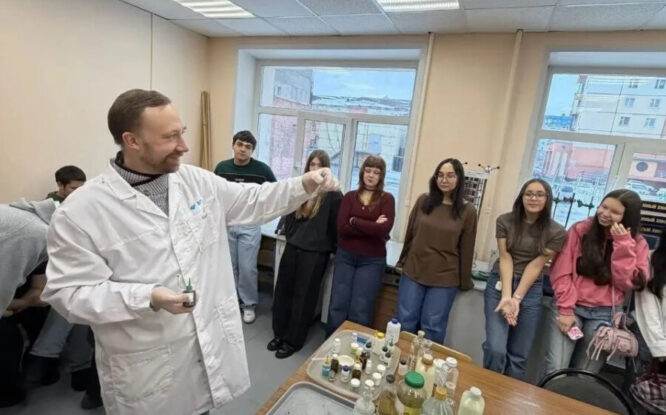 Дудинские старшеклассники посетили самый северный вуз страны