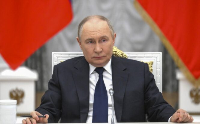 Президент Путин отметил роль молодёжи в развитии Арктики и Северного морского пути