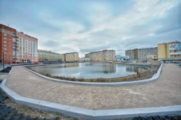 У Городского озера высадят кустарники, посеют траву и установят лежаки