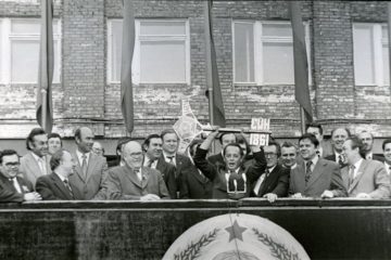 15 февраля 1981 года получен первый металл «Надежды»