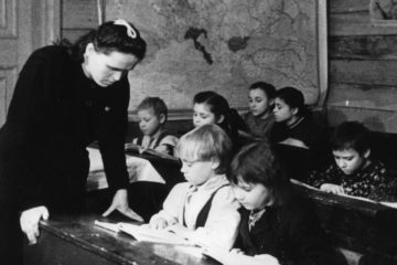 Первая норильская школа открылась в 1930 году