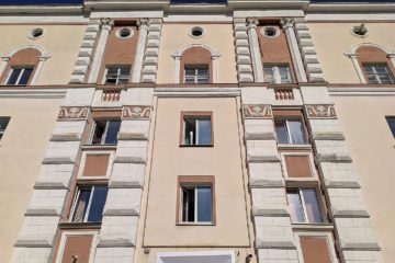 В 1940-х здания Норильска начали украшать лепниной и барельефами