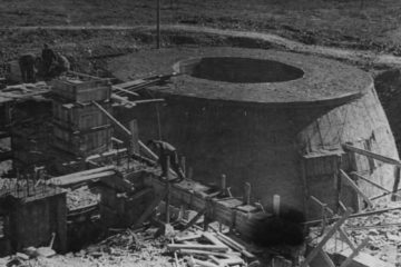 В 1941 году в канун Нового года построили трубу Никелевого завода