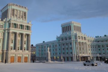 В январе 1954 года на Октябрьской площади поставили памятник Ленину