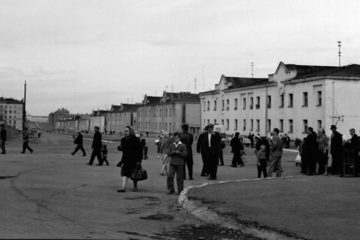 65 лет назад на улице Мончегорской открыли городской рынок