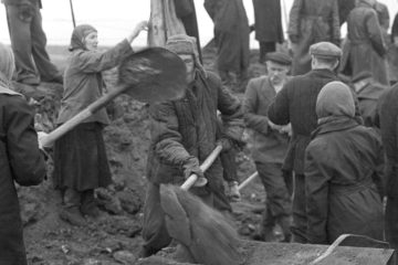 Первые дома Норильска строили голыми руками, почти без механизации