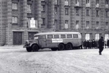 Первый общественный транспорт Норильска был гибридом грузовика и автобуса