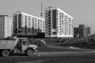 Примета Норильска, удивительная для приезжих, – огромные номера домов
