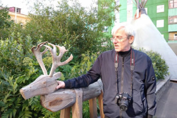 «Видны дома, в них люди, но они не знают, что ты гибнешь совсем близко»