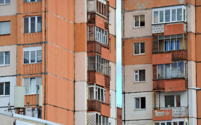 Коммунальные службы продолжают решать проблемы с отоплением в нескольких норильских домах
