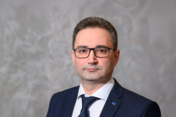 Директор ЗФ «Норникеля» Александр Леонов поздравил норильчан и коллег с Днем защитника Отечества