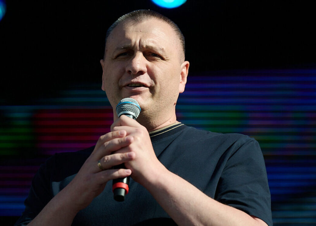 Руководители ЗФ «Норникеля» и города поздравили со сцены норильчан с Днём города, Днём металлурга и Днём компании