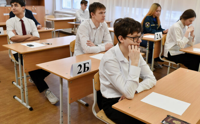 Более ста выпускников Красноярского края сдали ЕГЭ-2026 на 100 баллов