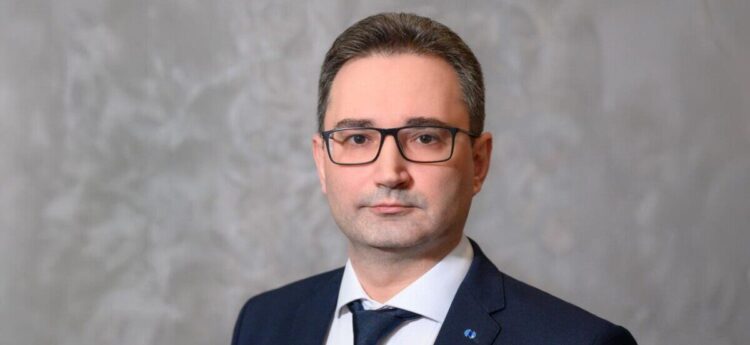 Вице-президент, директор ЗФ «Норникеля» Александр Леонов поздравил норильчан с Днём города, Днём Компании и Днём металлурга