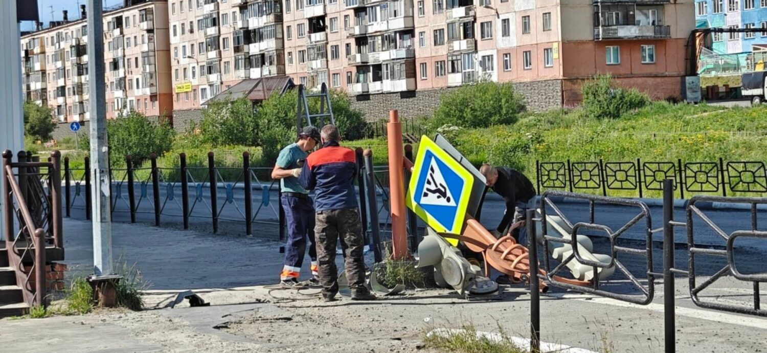 Дорожные знаки и светофоры обновят в столице Таймыра