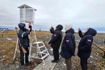 Добровольцы «Чистой Арктики» запустили метеозонд на мысе Челюскин