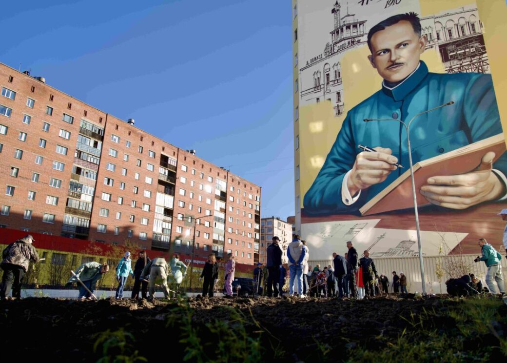 В Центральном районе Норильска  на субботнике по озеленению высадили 280 саженцев и посеяли 60 килограммов трав