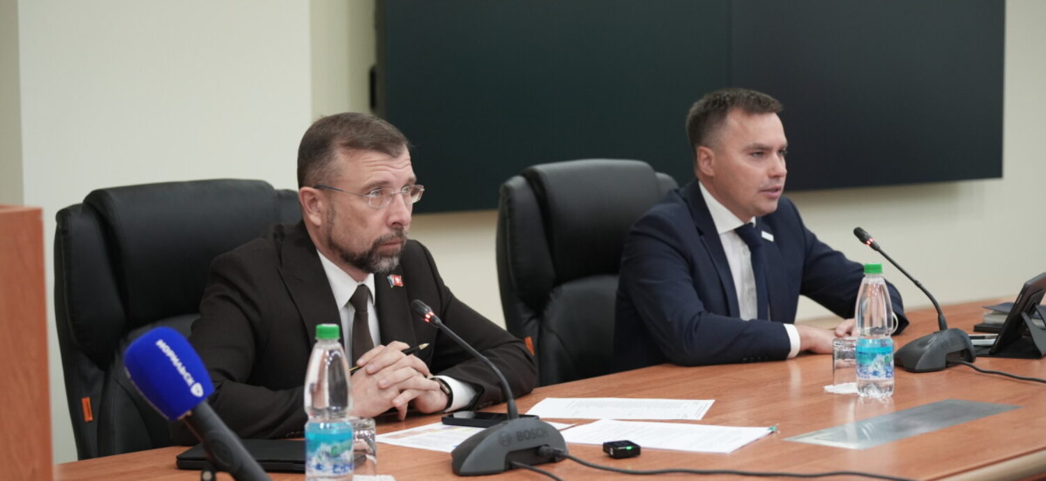 Первая после летних каникул сессия городского совета депутатов состоялась в Норильске