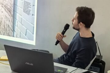 Художник из Петербурга готовит в Норильске проект из норильского грунта