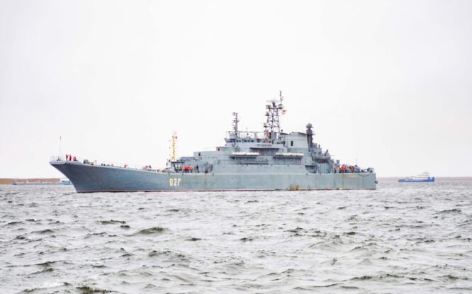 Северный флот обеспечил безопасность Арктики: в Карском море прошли масштабные спасательные учения