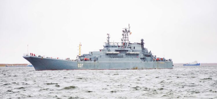 Северный флот обеспечил безопасность Арктики: в Карском море прошли масштабные спасательные учения