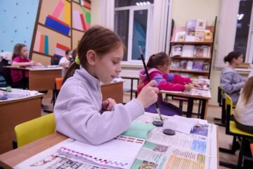 Талнахская библиотека учит младшеклассников каллиграфии через движение