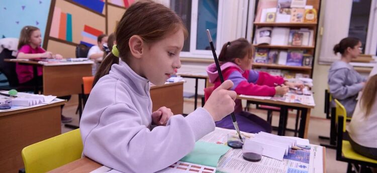 Талнахская библиотека учит младшеклассников каллиграфии через движение